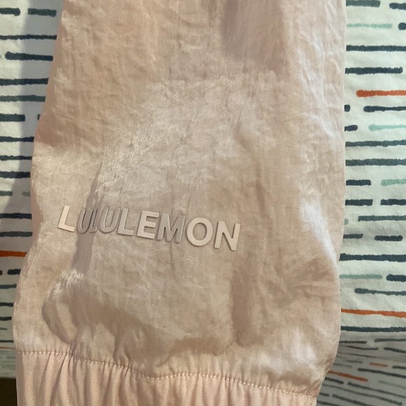 Lululemon pink water resistant jacket - Picture 6 of 7
